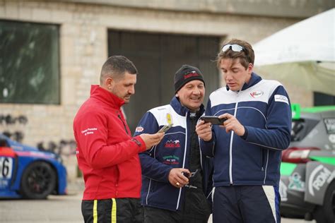 bacci romano|Il ministro dello sport in visita alla Bacci Romano Trasmissioni .